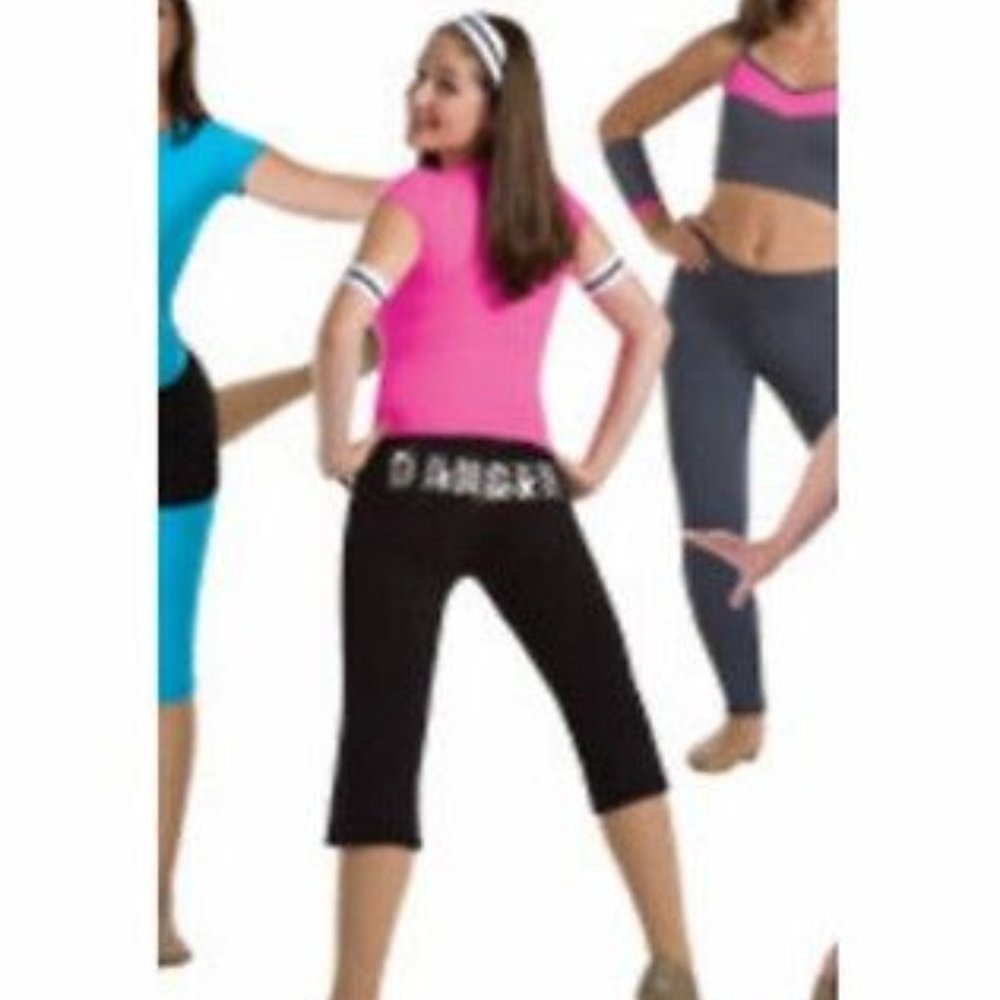 Body Wrappers 7571 Black Women's Medium (8) Crop Pants "Dancer" Print